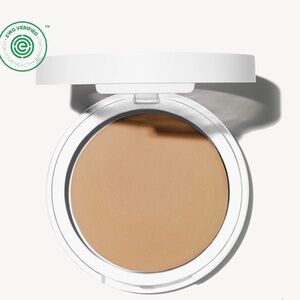 Well People -  Bio Powder Foundation